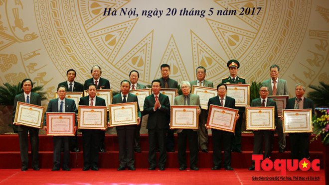 Những cống hiến cho đời sống xã hội