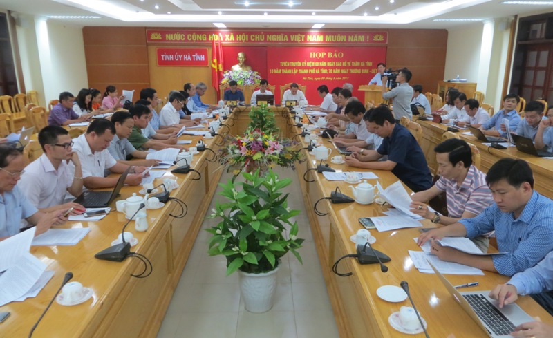 Họp báo tuyên truyền kỷ niệm các ngày lễ lớn