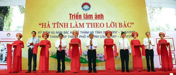 Khai mạc Triển lãm ảnh “ Hà Tĩnh làm theo lời Bác”