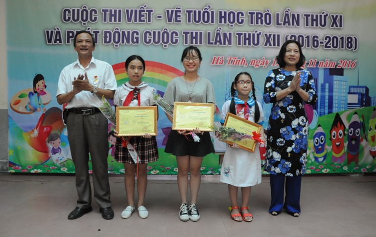 HÀ TĨNH TRAO GIẢI CUỘC THI VIẾT- VẼ TUỔI HỌC TRÒ LẦN THỨ XI, PHÁT ĐỘNG CUỘC THI LẦN THỨ XII