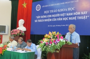 Hội thảo khoa học “Xây dựng con người Việt Nam hôm nay và trách nhiệm của văn học nghệ thuật”.