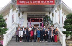 Văn nghệ sĩ Hà Tĩnh đi thực tế sáng tác