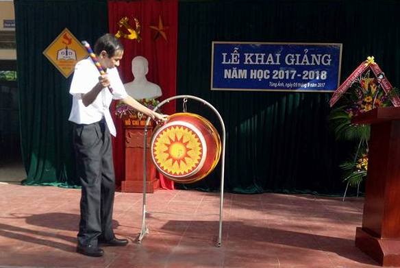 Tác giả- nhà giáo Dương Thế Vinh