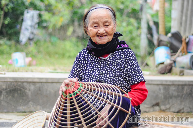 Về bài thơ thiếu nhi: 