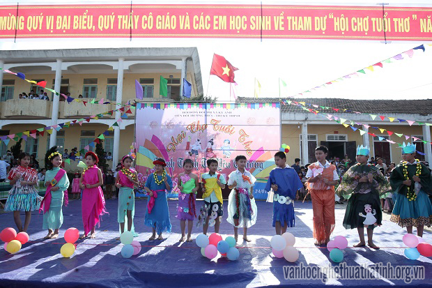 Liên đội trường THCS và Tiểu học 2 Kỳ Thịnh tổ chức thành công Hội chợ tuổi thơ