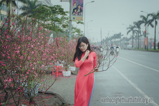 Thơ thiếu nhi chọn lời bình: Mùa xuân và em