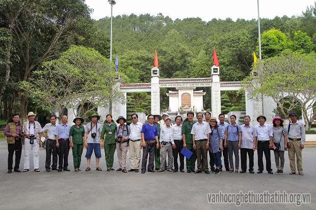 Đoàn văn nghệ sĩ Hà Tĩnh đi thực tế sáng tác