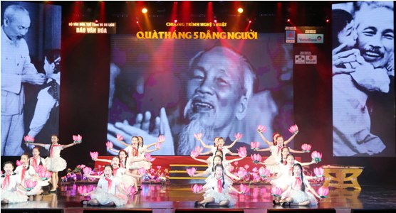 Quà tháng Năm dâng Người - Một chương trình nghệ thuật đặc biệt