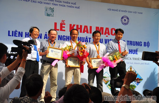 Nhiếp ảnh Hà Tĩnh giành HCĐ tại Liên hoan Ảnh nghệ thuật khu vực Bắc Trung Bộ