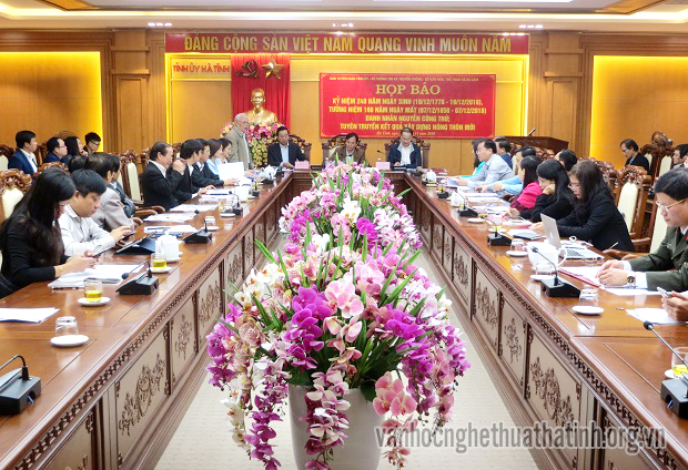 Tích cực tuyên truyền cho lễ kỉ niệm 240 năm ngày sinh danh nhân Nguyễn Công Trứ và đón bằng huyện đạt chuẩn NTM ở Nghi Xuân