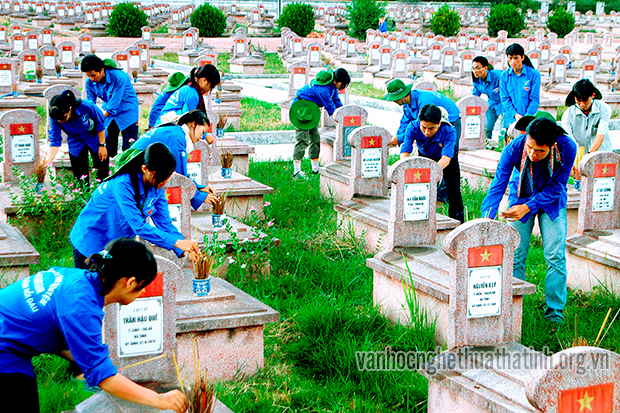 Thơ chọn và lời bình: Em dâng cô một vòng hoa