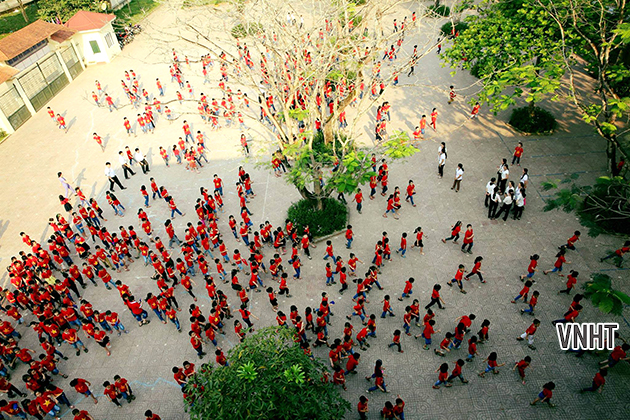 Tản văn TIẾNG TRỐNG TRƯỜNG của Nhà thơ Nguyễn Ngọc Phú