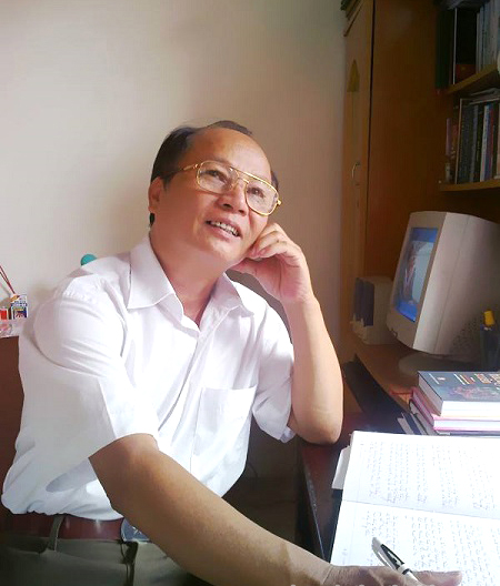 Nghệ nhân Ưu tú Nguyễn Viết Hoài