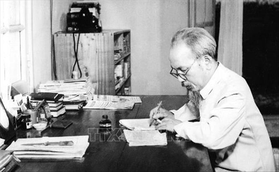 BÁC HỒ VÀ QUAN ĐIỂM VỀ NGHỀ VIẾT BÁO