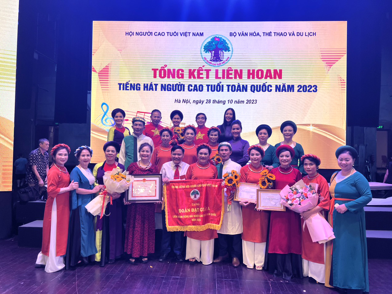 Hà Tĩnh đạt giải A toàn đoàn tại Liên hoan tiếng hát Người cao tuổi năm 2023