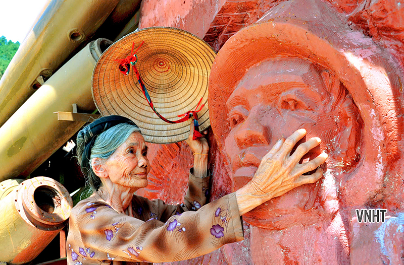 Trang thơ các tác giả trên Tạp chí Hồng Lĩnh số 216