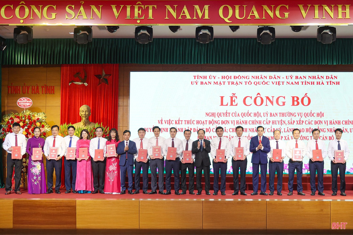 Hà Tĩnh công bố các quyết định quan trọng về sắp xếp tổ chức bộ máy, đơn vị hành chính