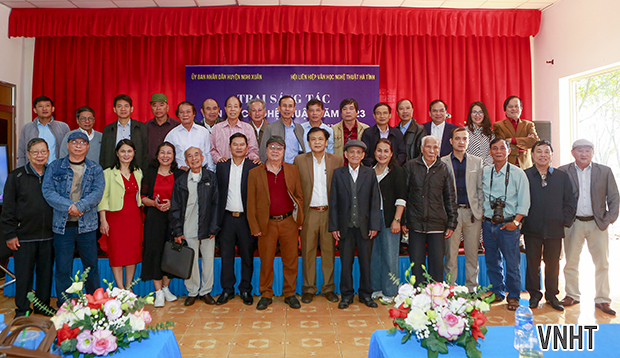 Bàn về xã hội hóa và đầu tư cho văn học nghệ thuật